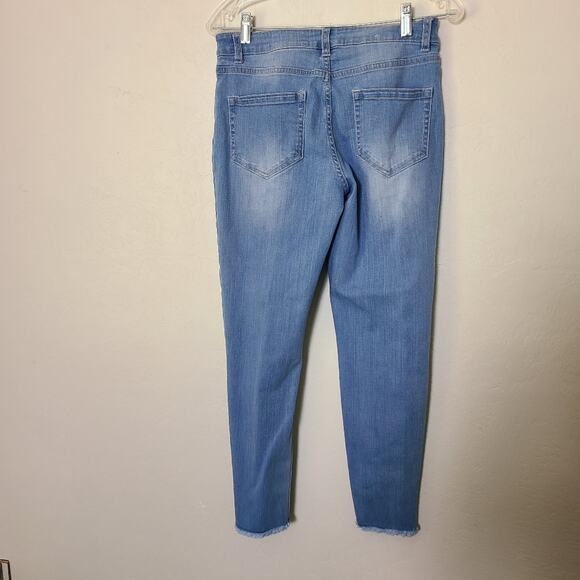Vince Camuto  Jeans Light Wash Slim Fit Raw Hem Soft Denim Whisker Fade 6 - Picture 5 of 10